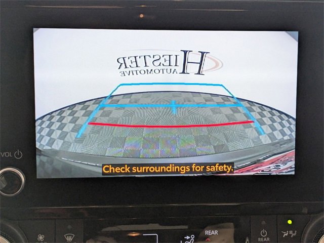 Used 2023 Toyota Highlander XLE image 21