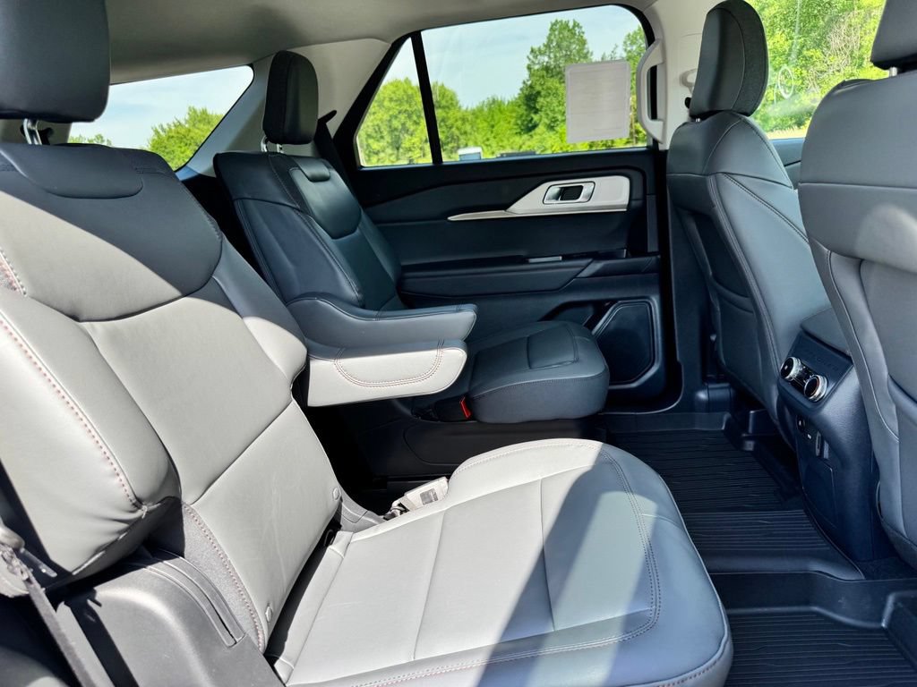 New 2026 Ford Explorer Active w/ Active Comfort Package AWD/4WD image 17