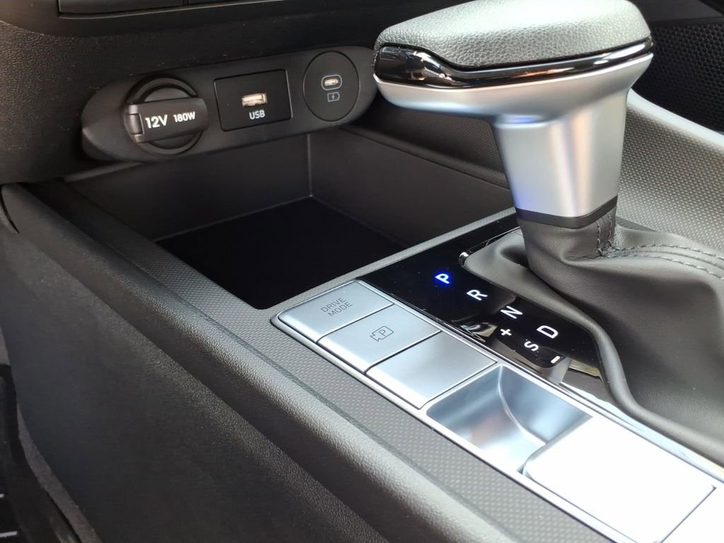 New 2026 Hyundai Elantra Hybrid FWD image 23