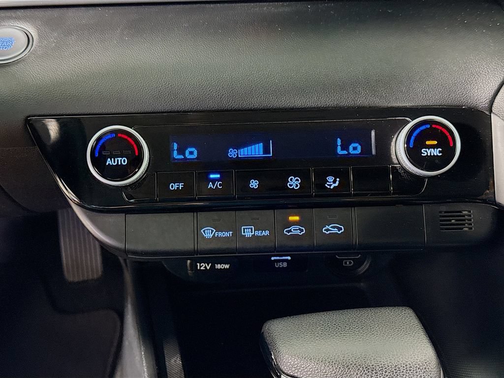 Used 2022 Hyundai Elantra SEL FWD image 15