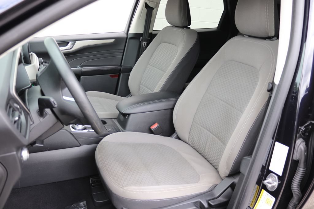 Used 2021 Ford Escape SE FWD image 4