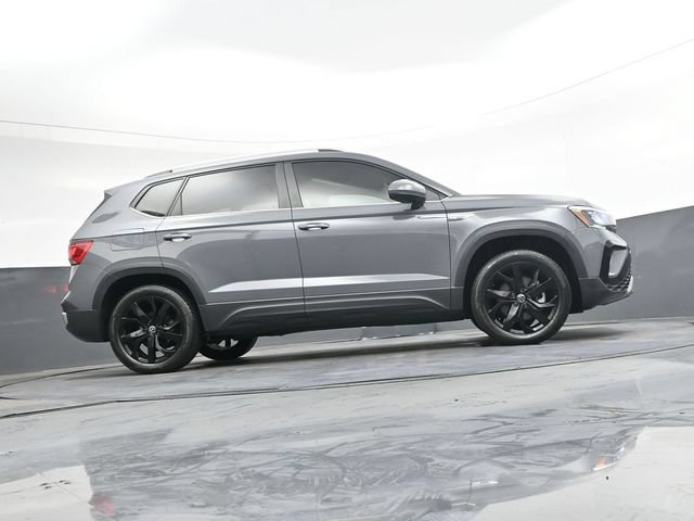 Used 2023 Volkswagen Taos SE w/ Panoramic Sunroof Package AWD/4WD image 31