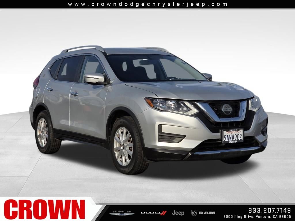 Used 2018 Nissan Rogue SV image 1