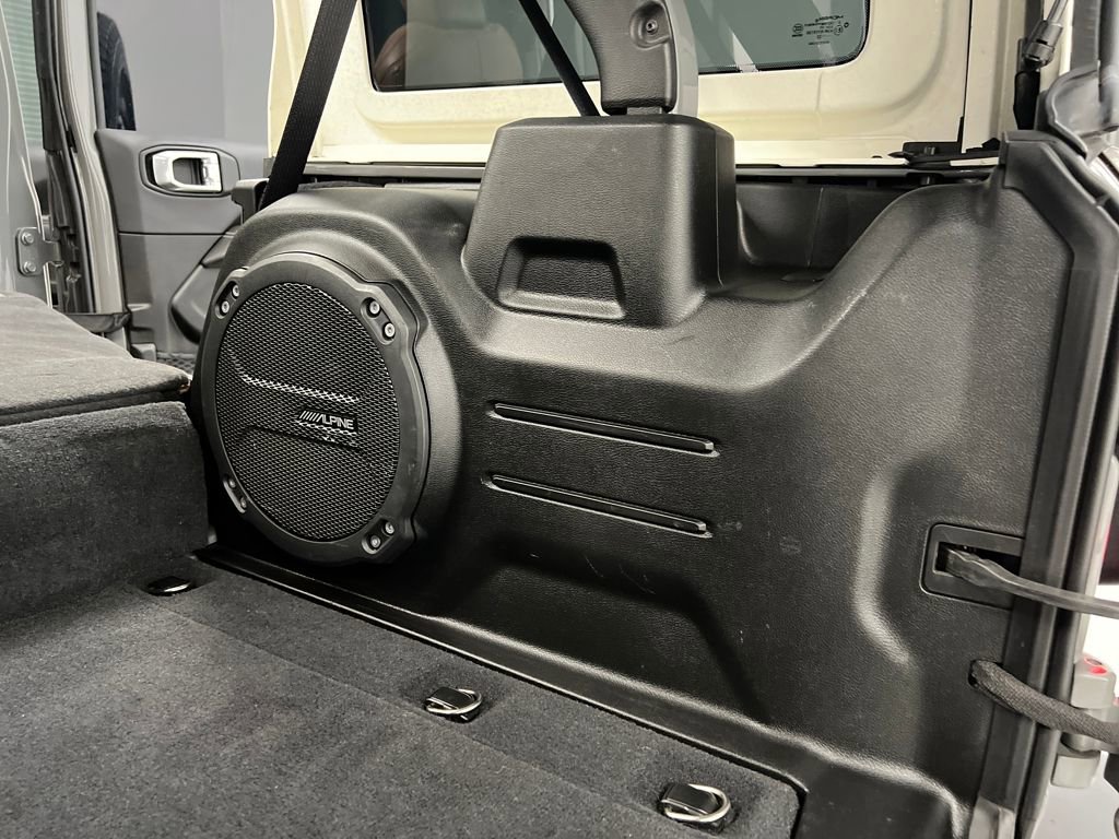 Used 2022 Jeep Wrangler Unlimited Sahara w/ Cold Weather Group image 32