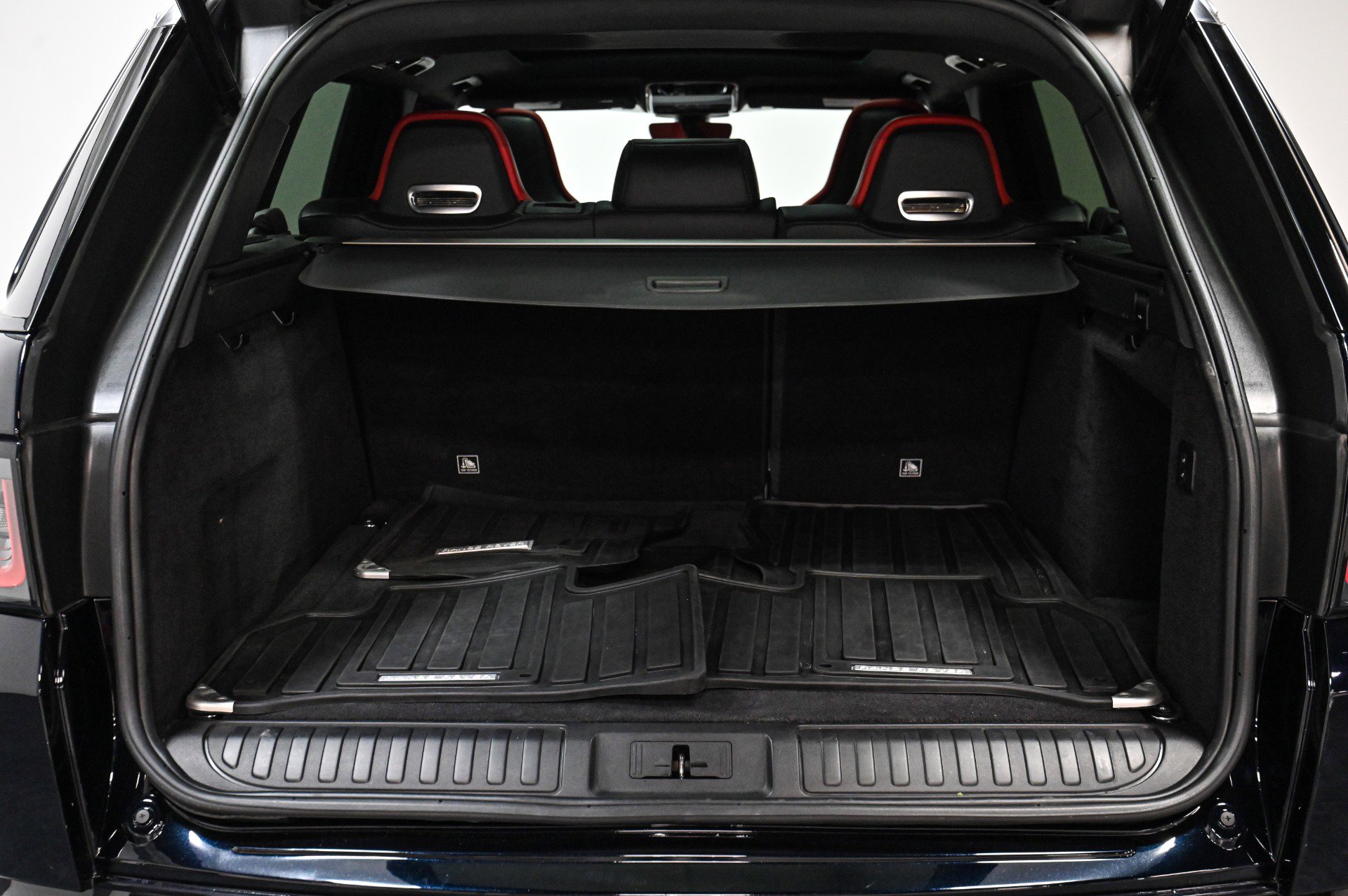 Used 2022 Land Rover Range Rover Sport SVR Carbon Edition image 57