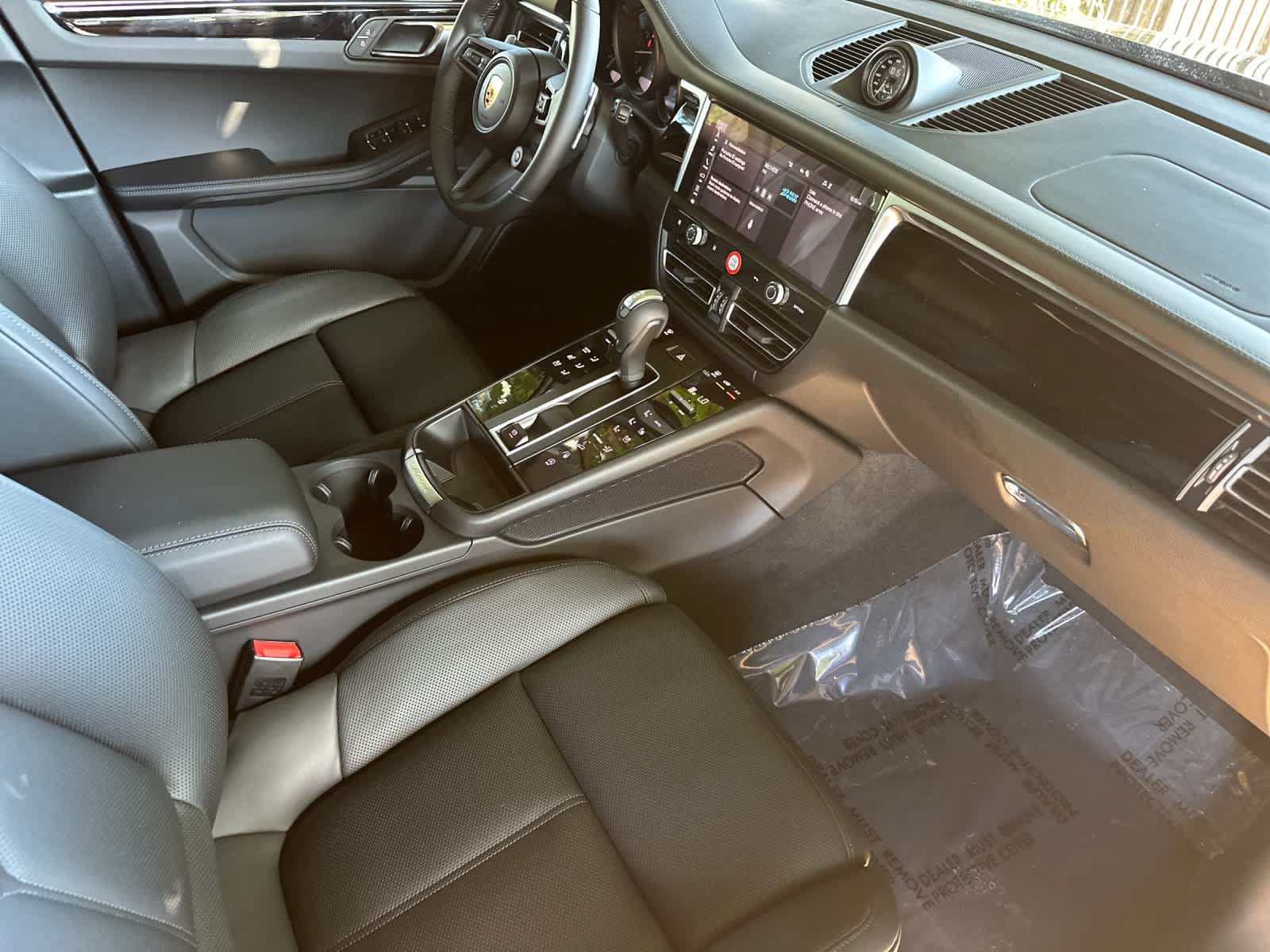 New 2026 Porsche Macan AWD/4WD image 17