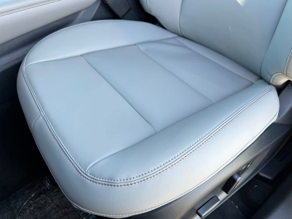 Used 2026 Ford Explorer Active w/ Active Comfort Package image 12