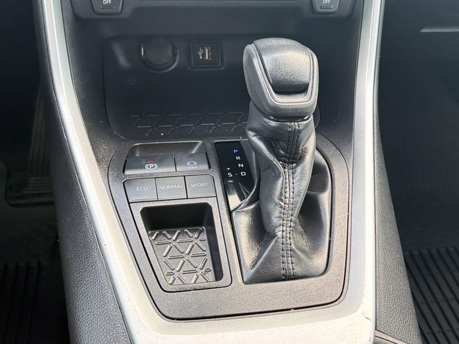 Certified 2024 Toyota RAV4 XLE FWD image 18