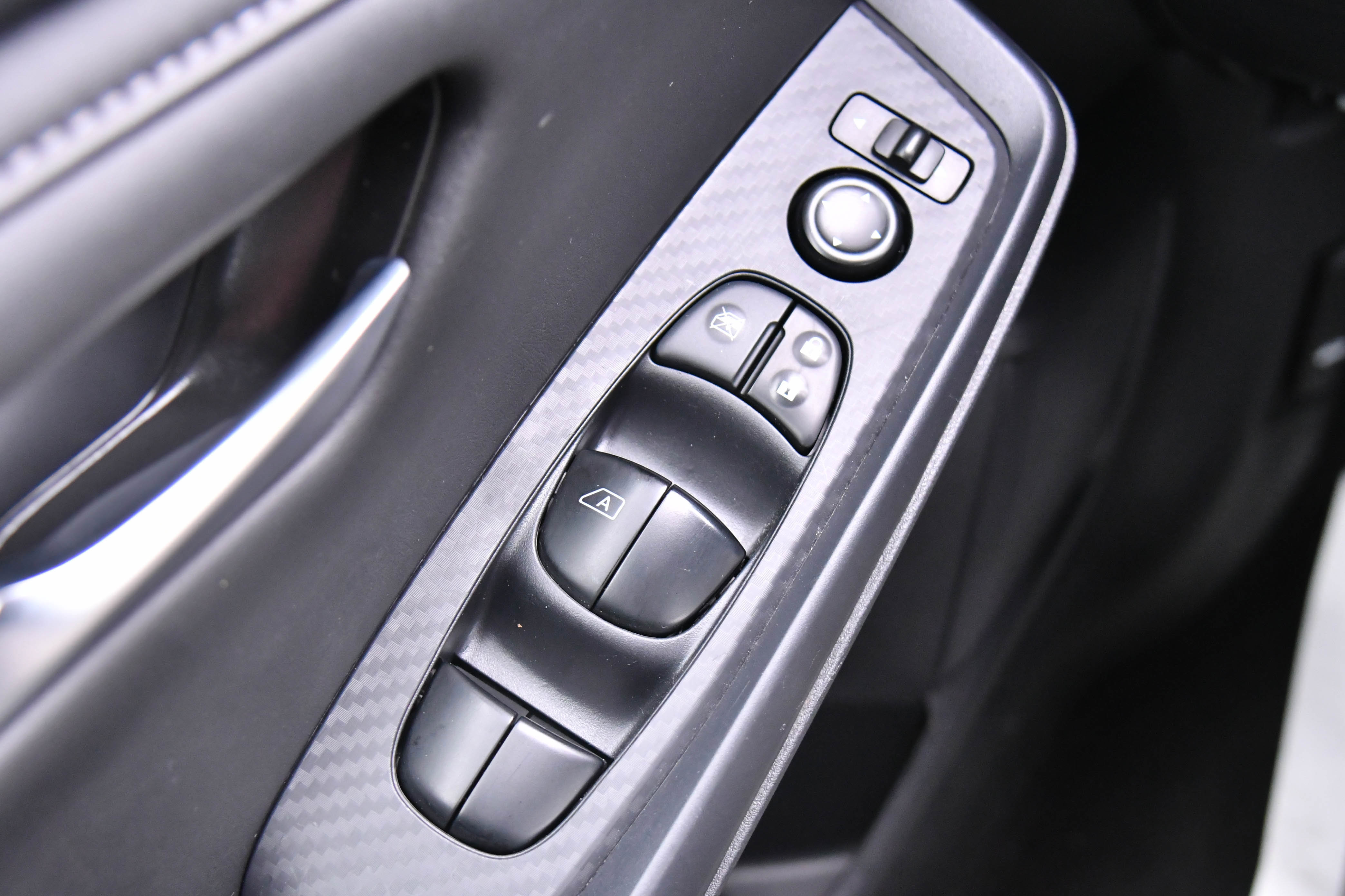 Used 2024 Nissan Sentra SV image 30