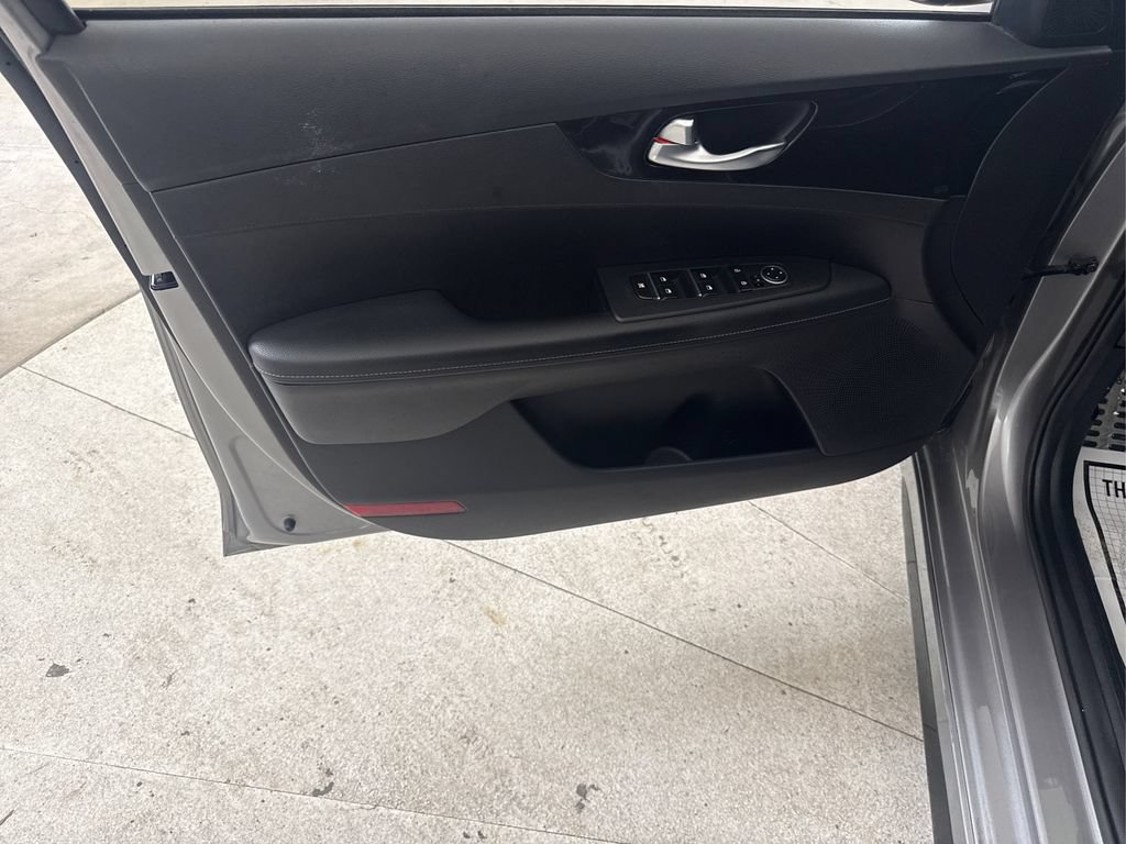 Used 2023 Kia Forte GT-Line FWD image 32