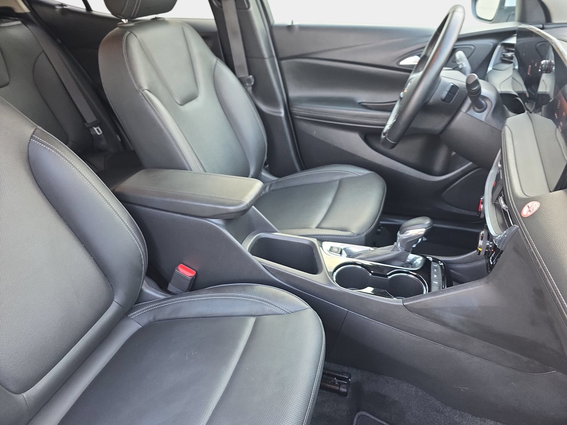 Used 2024 Buick Encore GX Sport Touring AWD/4WD image 10