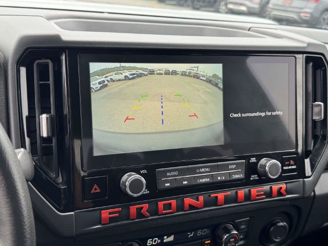 Used 2025 Nissan Frontier PRO-4X AWD/4WD image 2