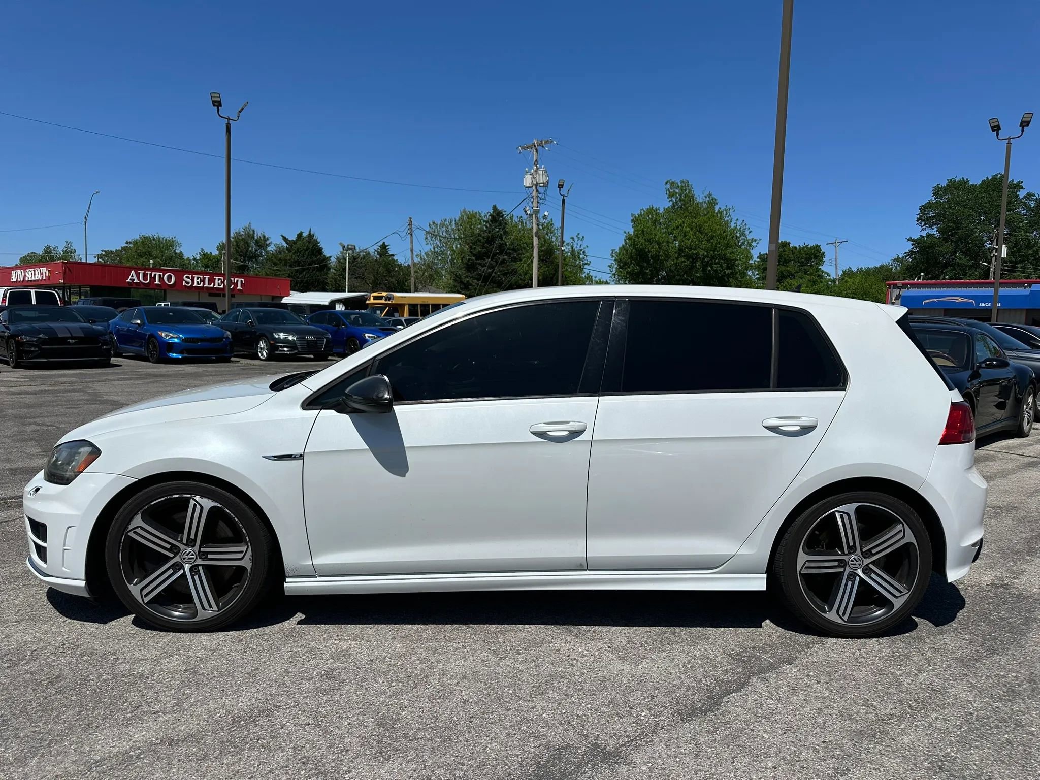 Used 2016 Volkswagen Golf R 4-Door AWD/4WD image 35