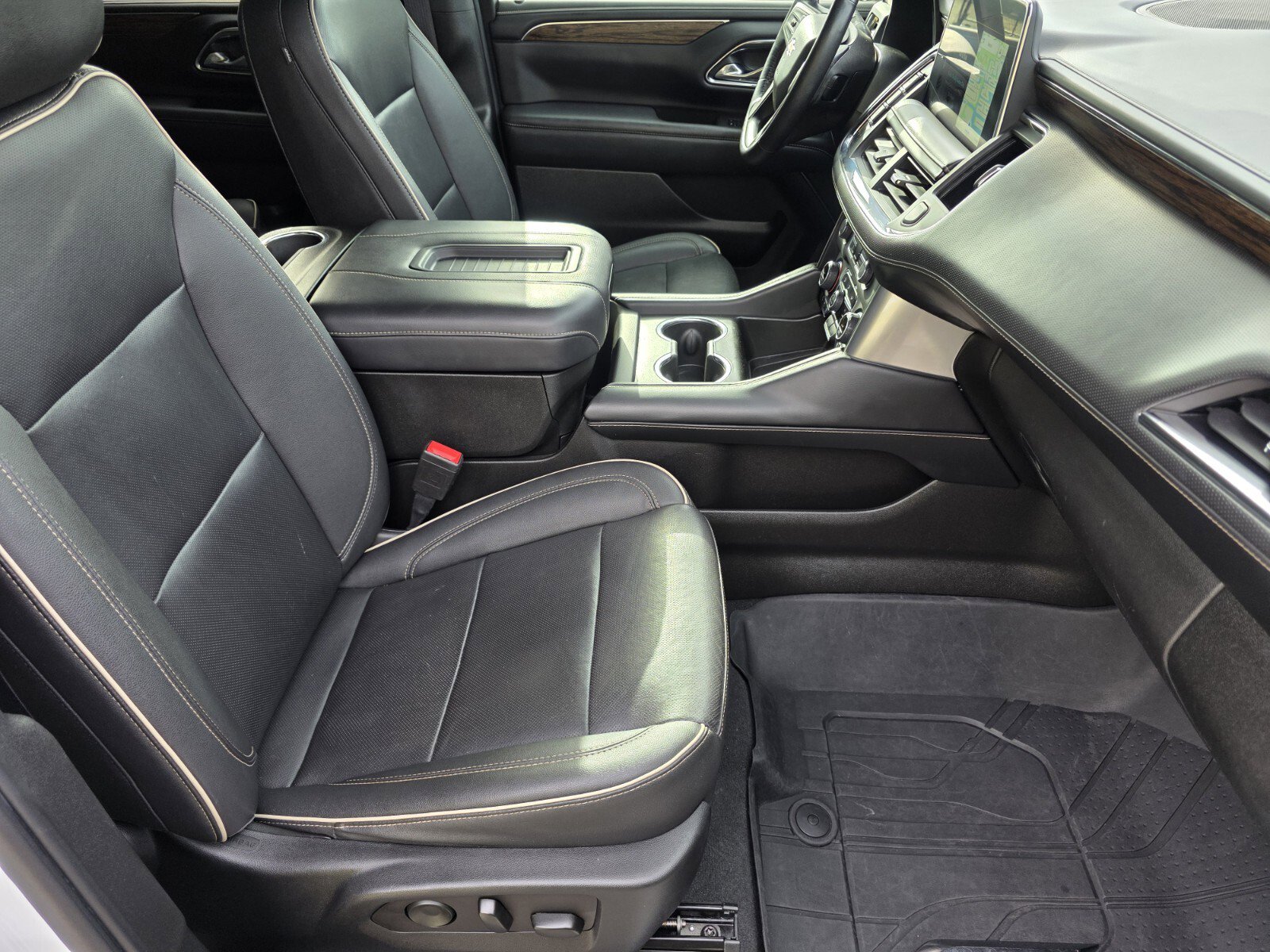 Used 2023 Chevrolet Suburban Premier AWD/4WD image 3