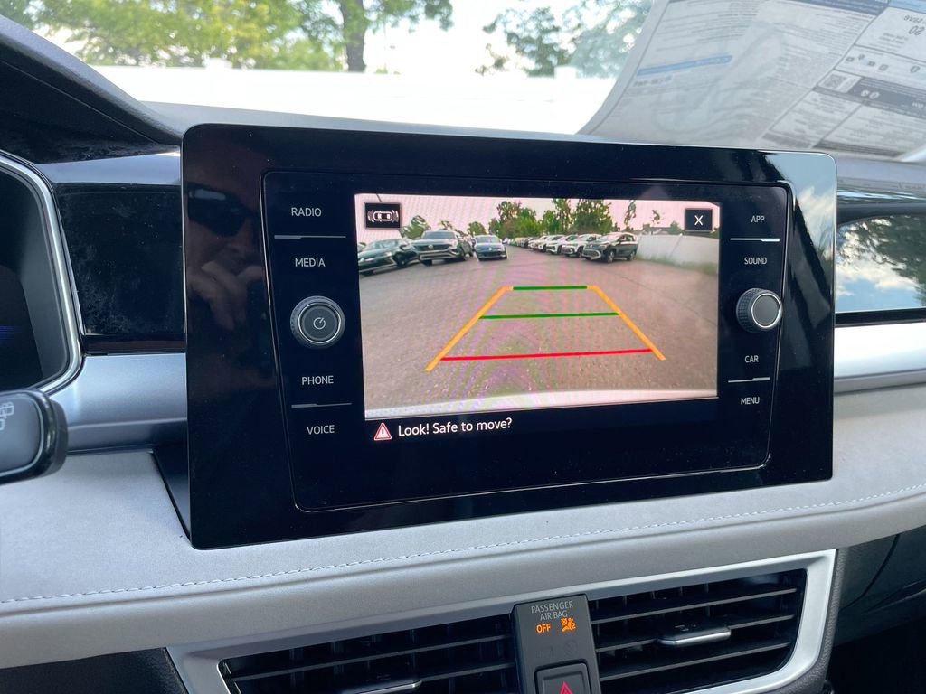 New 2025 Volkswagen Taos SE image 42