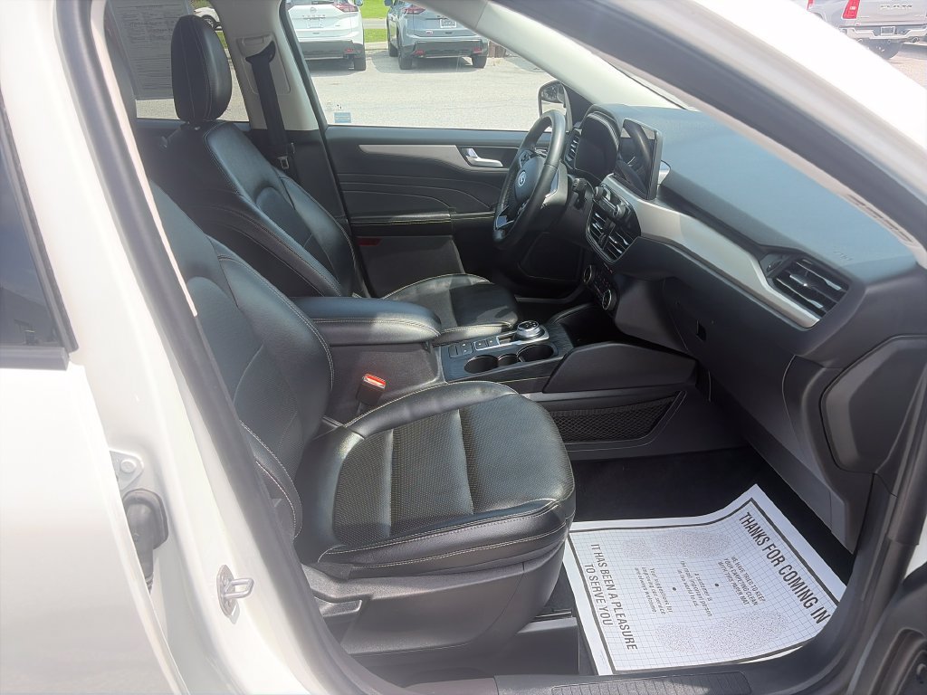 Used 2022 Ford Escape SEL w/ Technology Package FWD image 39