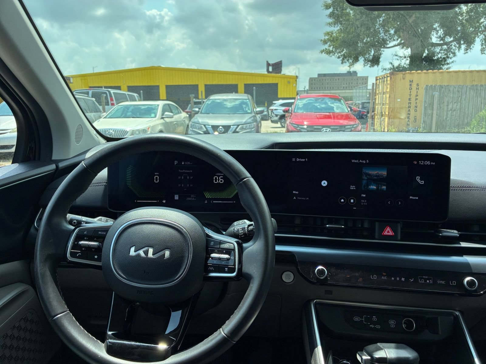 Used 2026 Kia Carnival FWD image 28