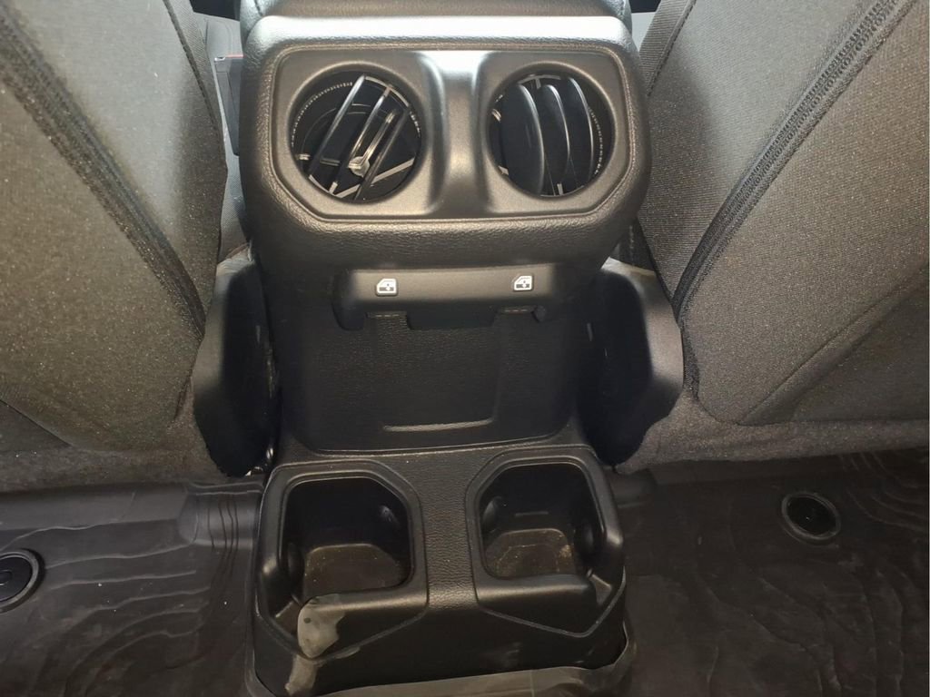 Used 2023 Jeep Wrangler Sport image 17