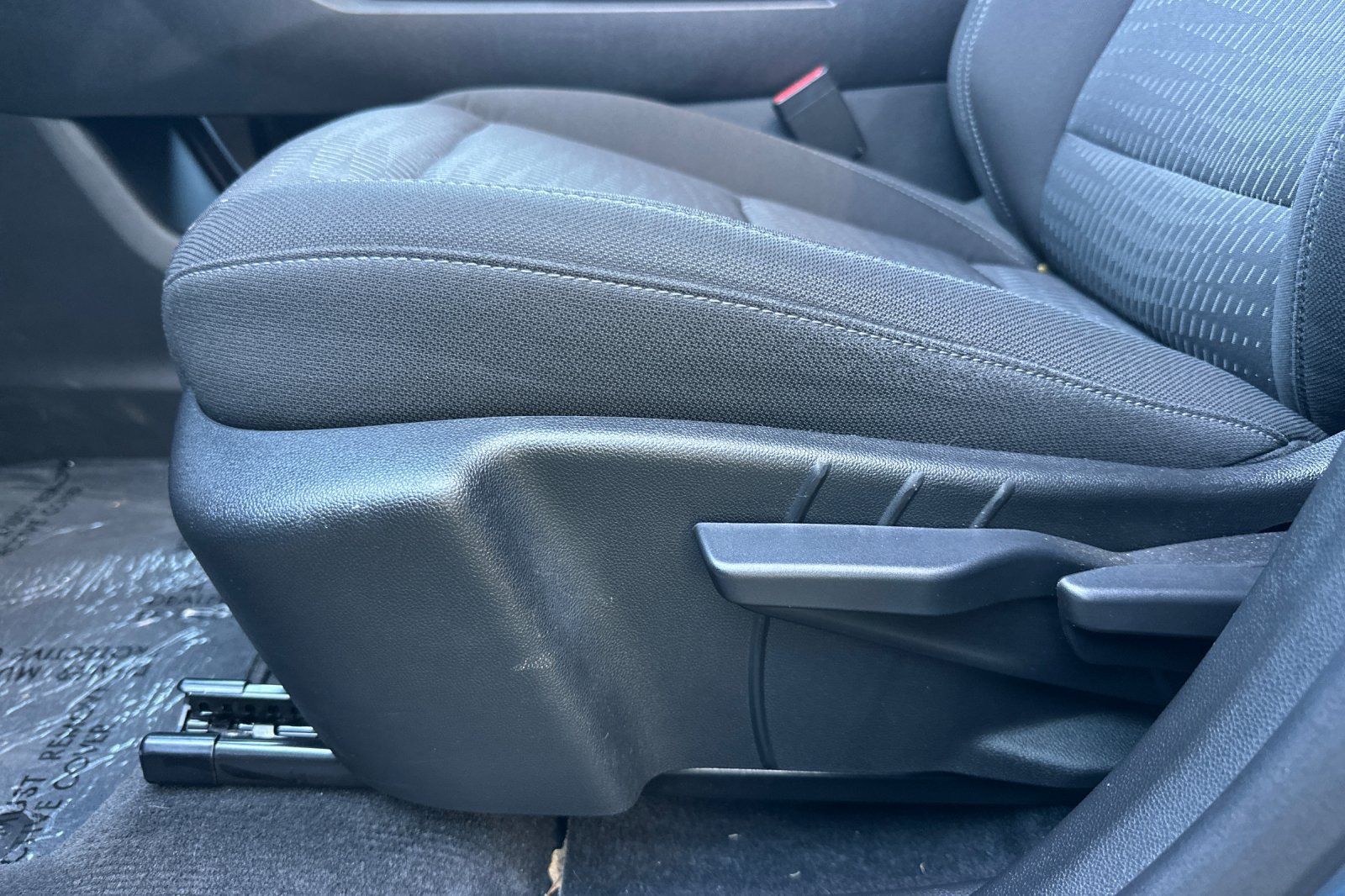 Used 2025 Chevrolet Equinox LT AWD/4WD image 13