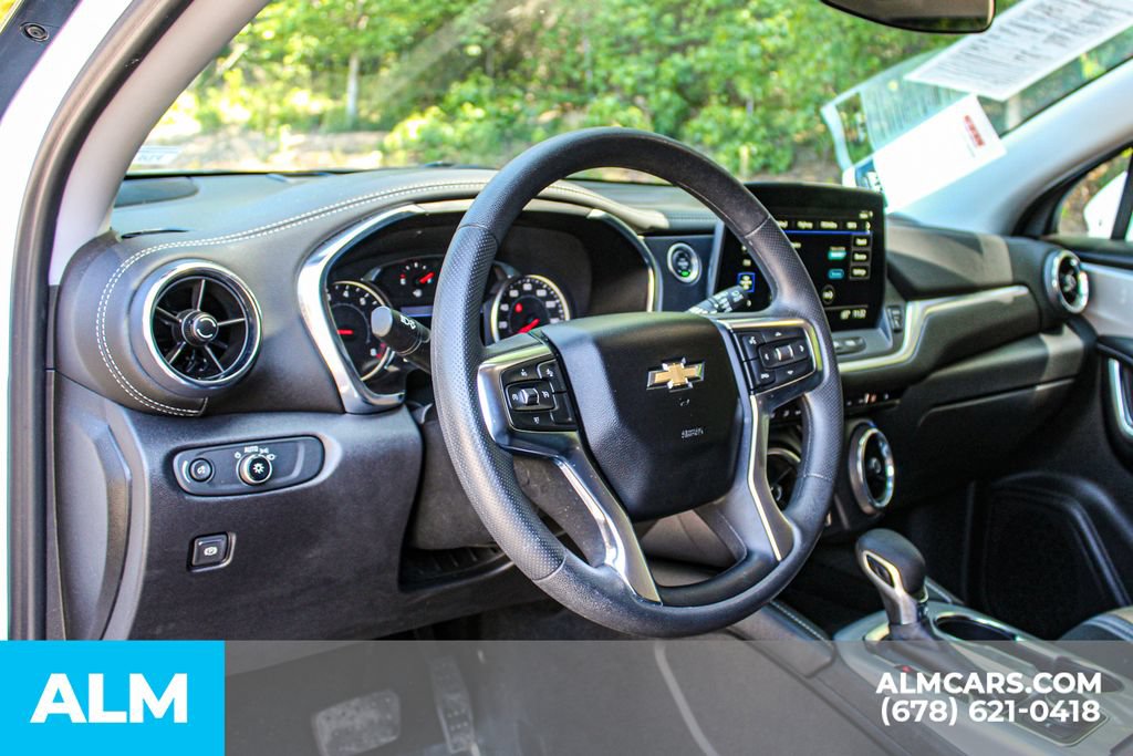 Used 2025 Chevrolet Blazer LT FWD image 23