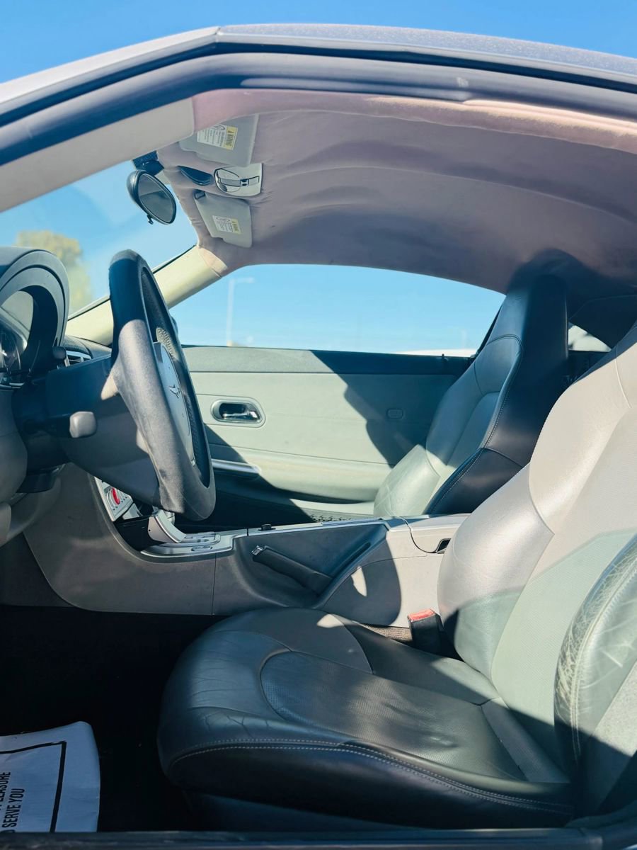 Used 2005 Chrysler Crossfire Limited image 7