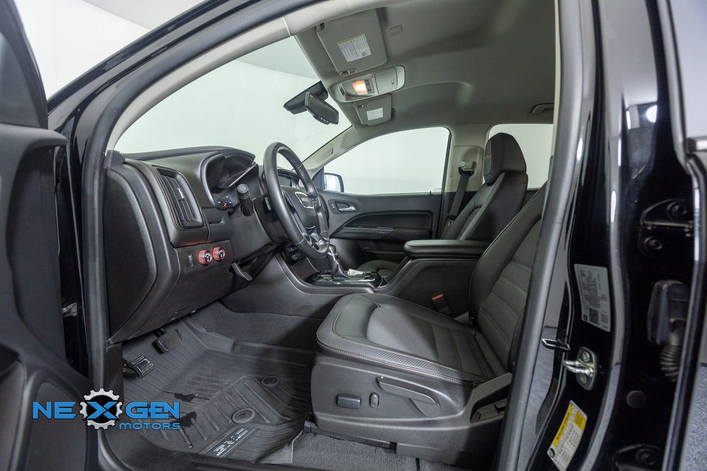 Used 2022 GMC Canyon AT4 AWD/4WD image 11