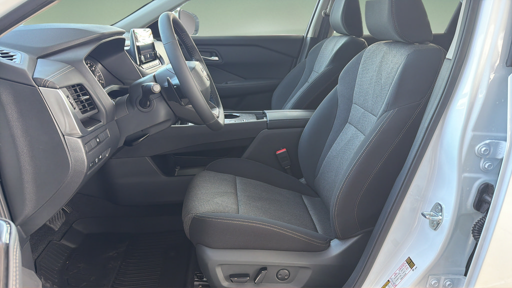 New 2026 Nissan Rogue SV FWD image 18