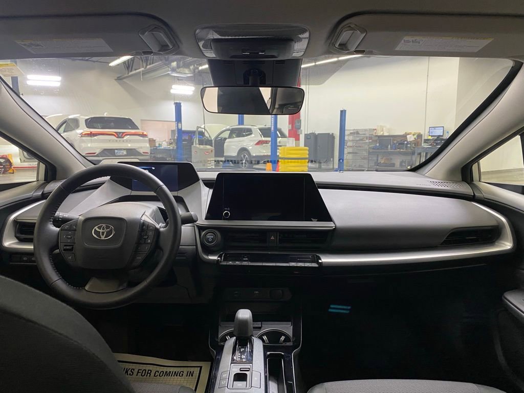 Used 2025 Toyota Prius LE image 25