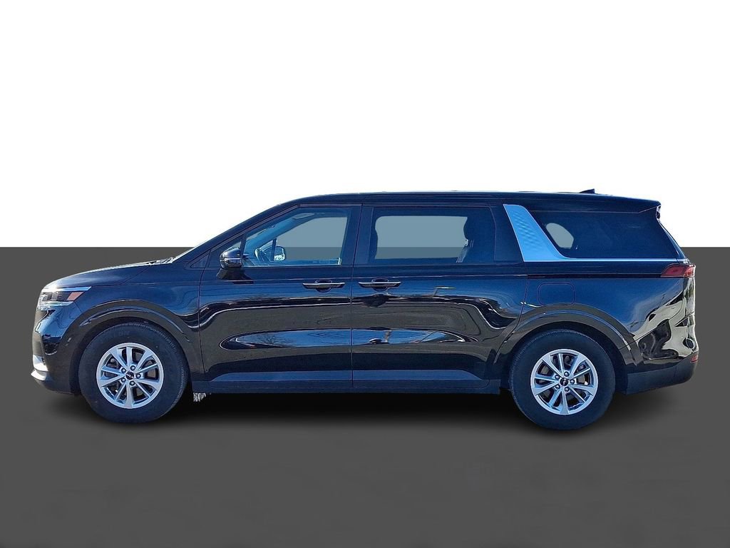 Used 2024 Kia Carnival LX image 4