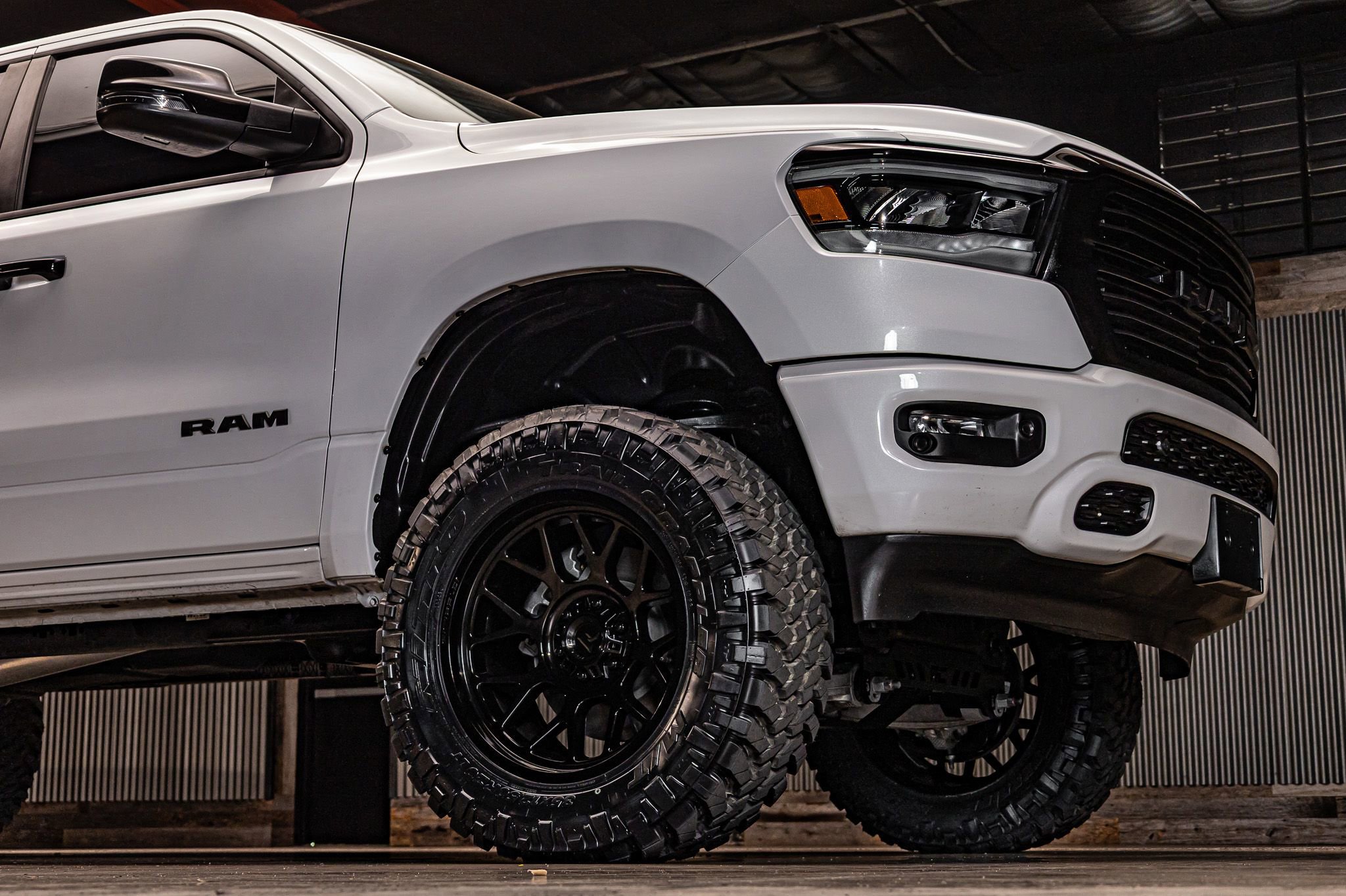 Used 2024 RAM 1500 Laramie AWD/4WD image 16