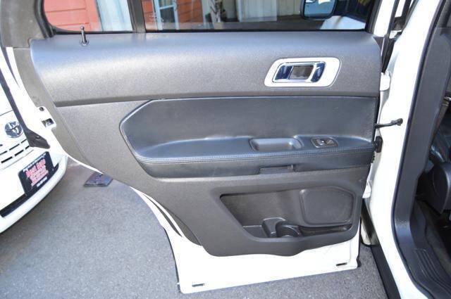 Used 2013 Ford Explorer XLT AWD/4WD image 55