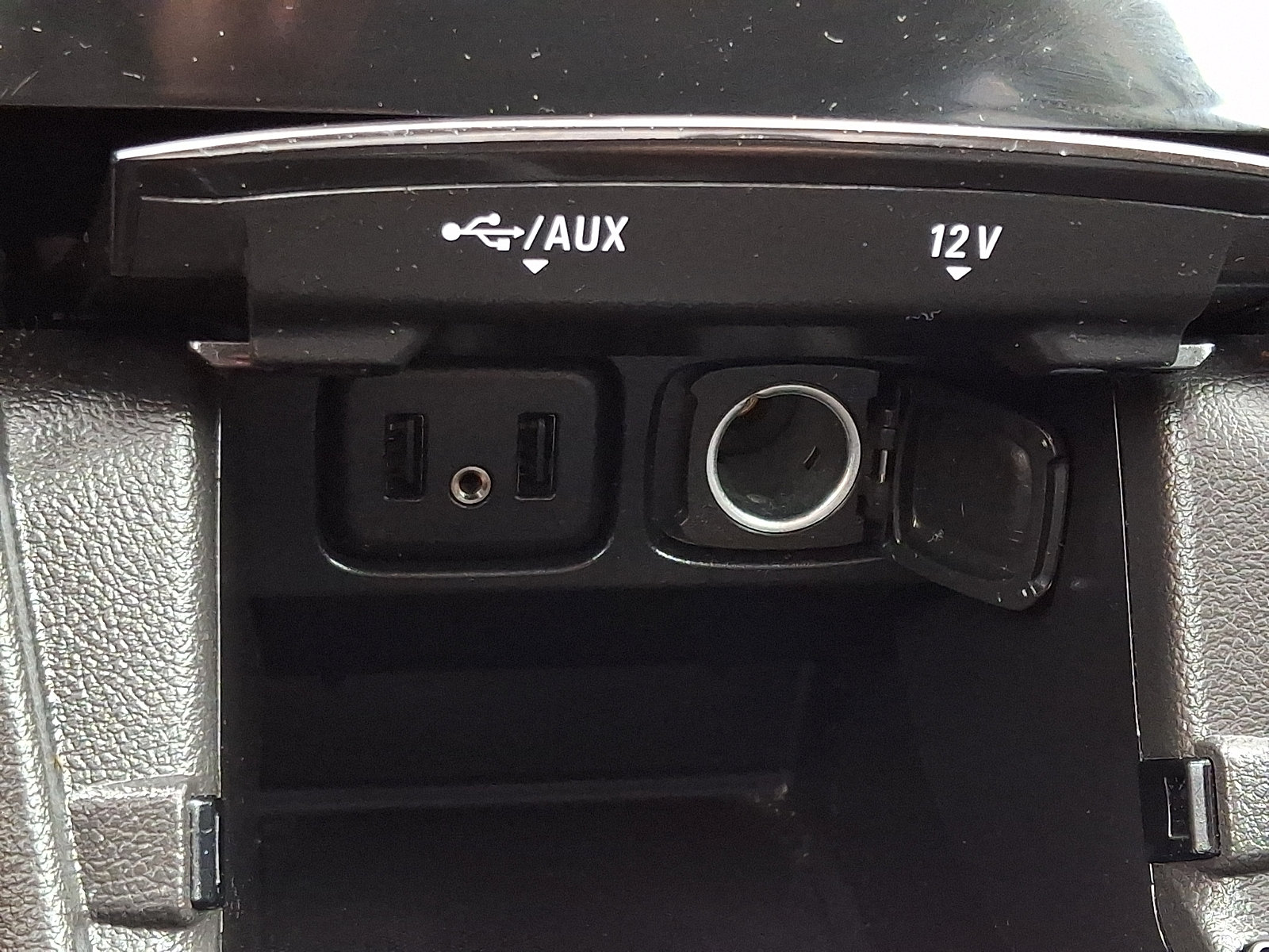 Used 2019 Buick Encore Essence AWD/4WD image 25