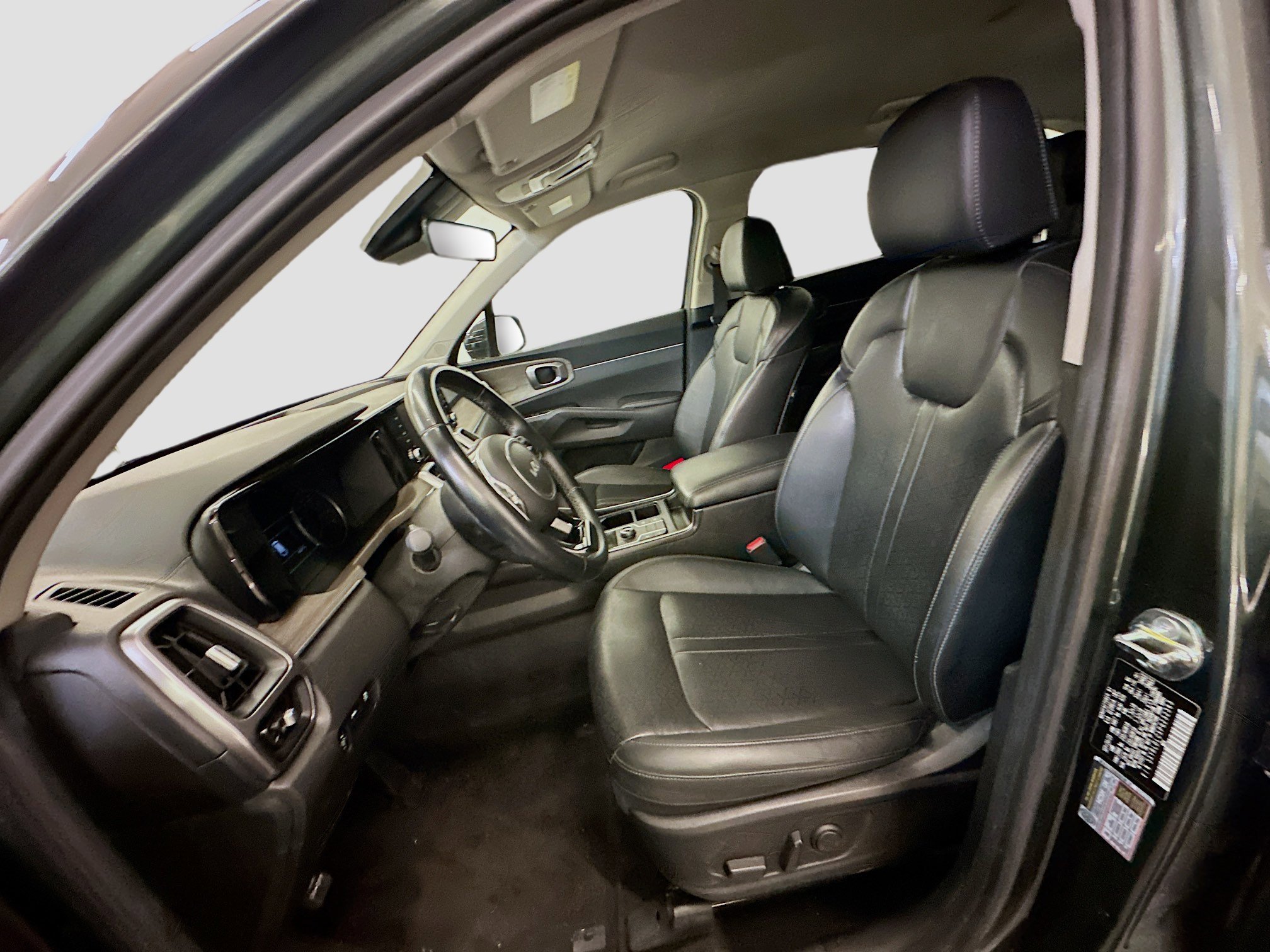 Used 2023 Kia Sorento S AWD/4WD image 13