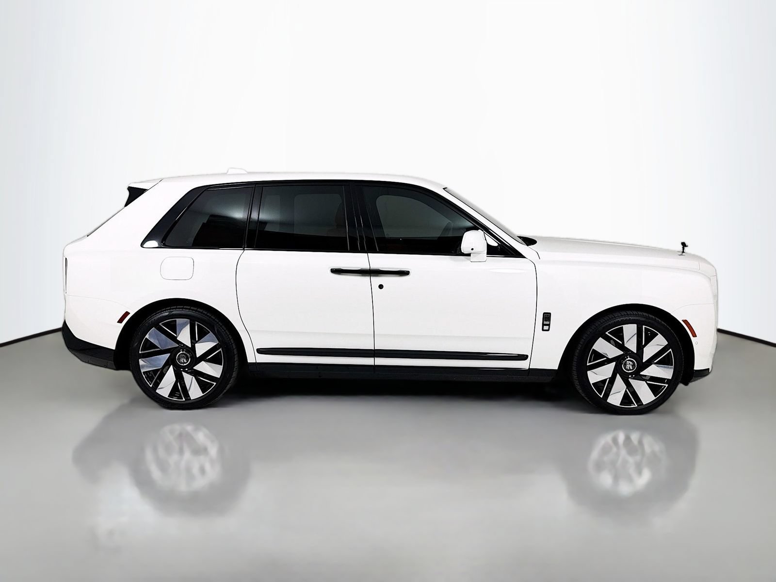 Certified 2025 Rolls-Royce Cullinan AWD/4WD image 9