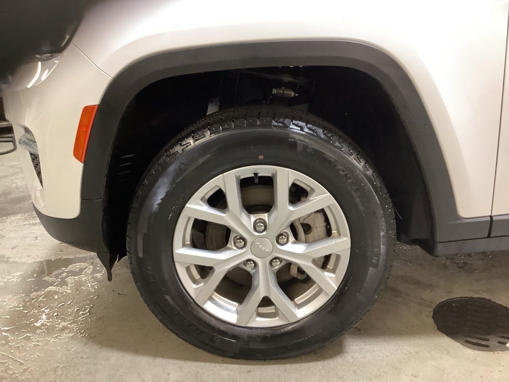 Certified 2023 Jeep Grand Cherokee Limited image 10