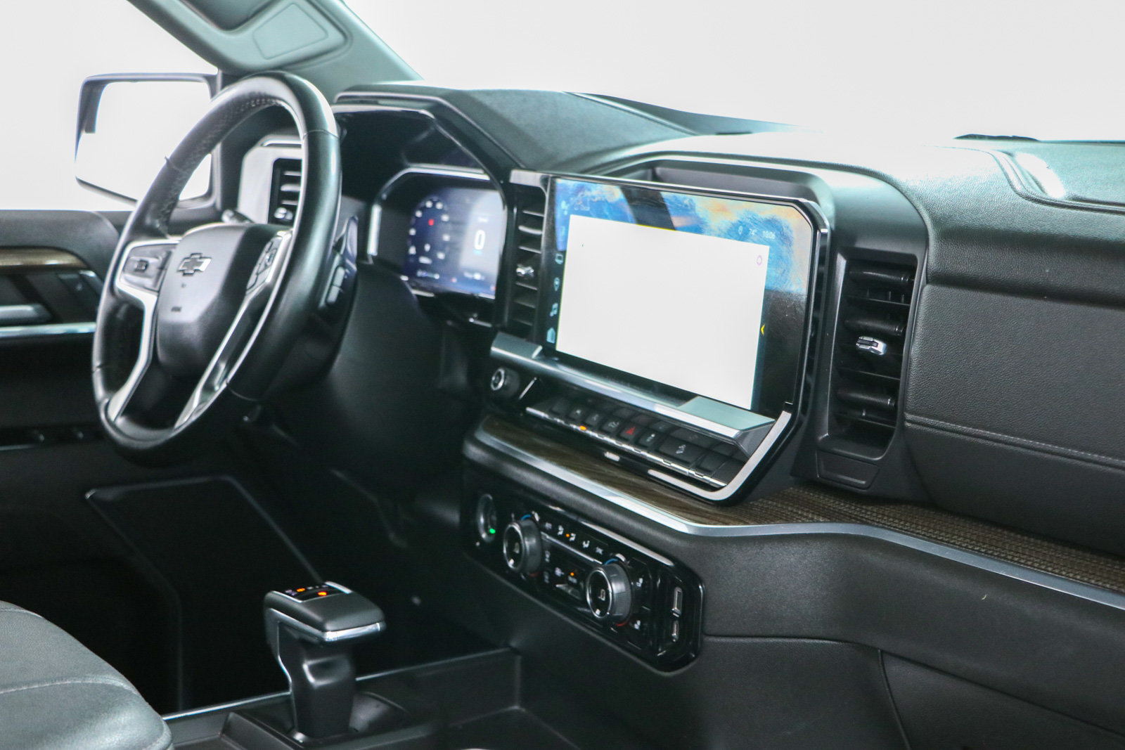 Used 2023 Chevrolet Silverado 1500 RST w/ Z71 Off-Road Package AWD/4WD image 26