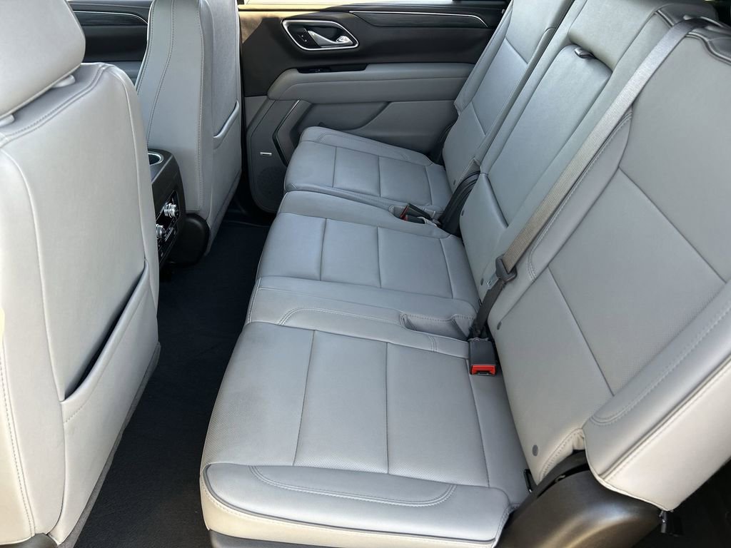 Used 2024 GMC Yukon XL SLT w/ SLT Luxury Package AWD/4WD image 25