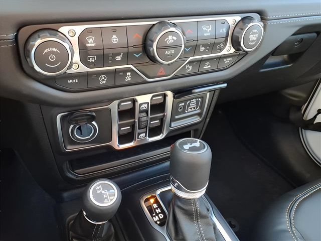 New 2026 Jeep Wrangler Unlimited Sahara AWD/4WD image 21