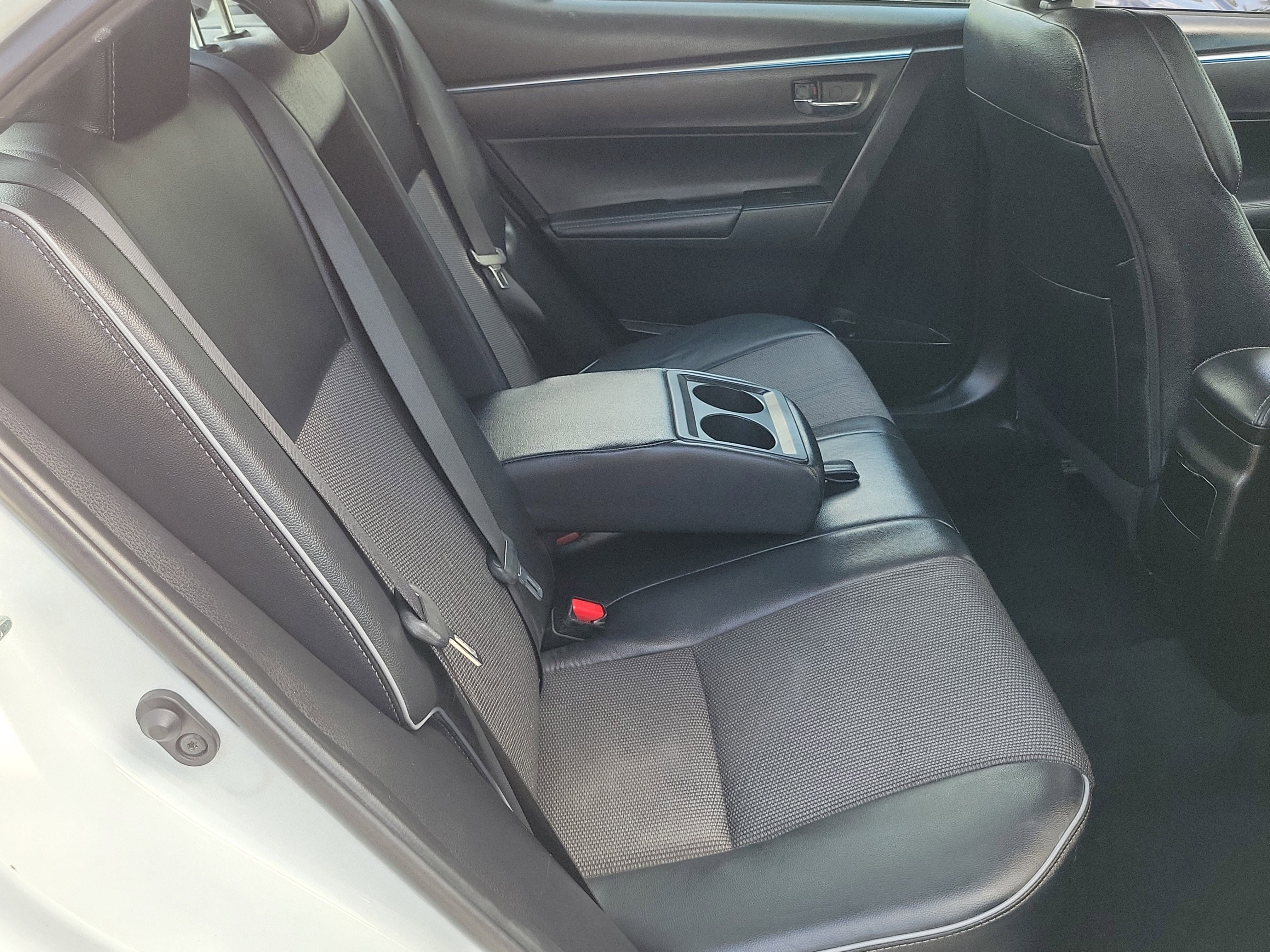 Used 2015 Toyota Corolla S image 24