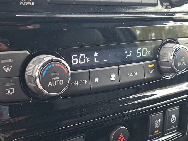 Used 2021 Nissan Titan PRO-4X w/ Pro-4x Convenience Package image 25