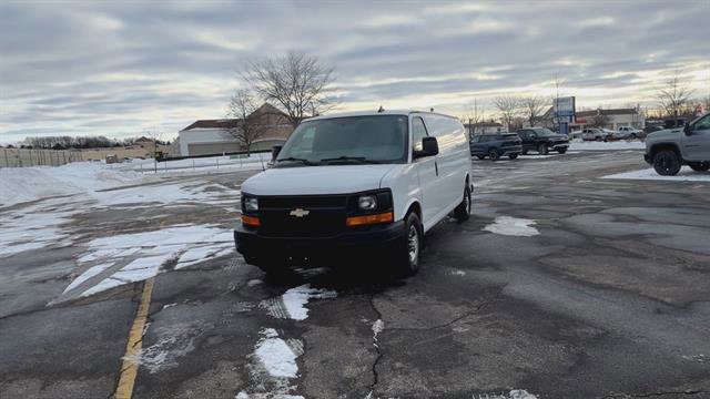 Used 2017 Chevrolet Express 3500 Extended image 4