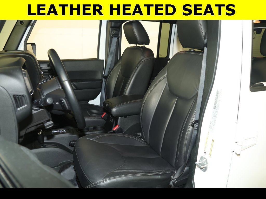 Used 2018 Jeep Wrangler Unlimited Sahara image 3