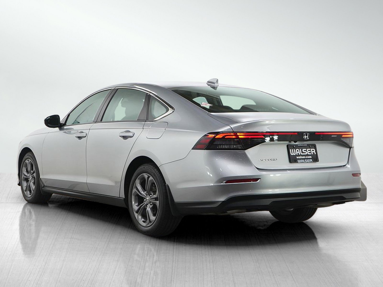 Used 2024 Honda Accord EX image 3