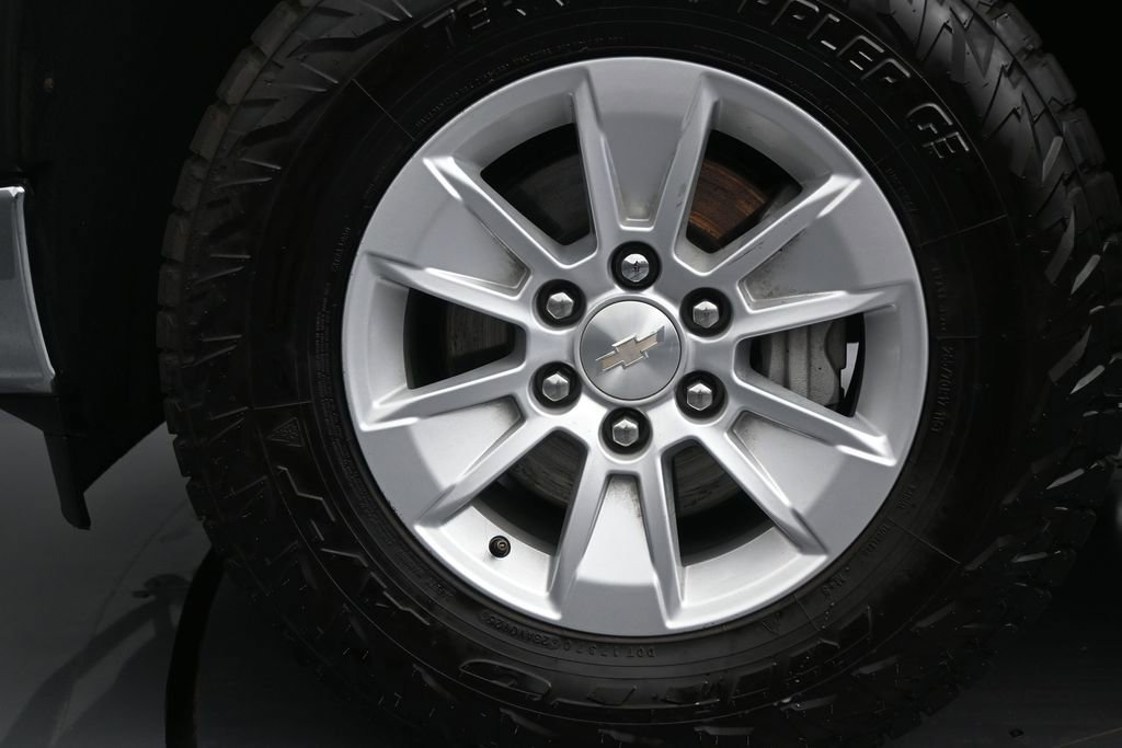 Used 2024 Chevrolet Silverado 1500 LT RWD image 10