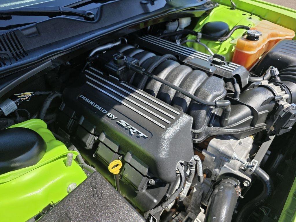 Used 2015 Dodge Challenger R/T Scat Pack w/ Leather Interior Group RWD image 19
