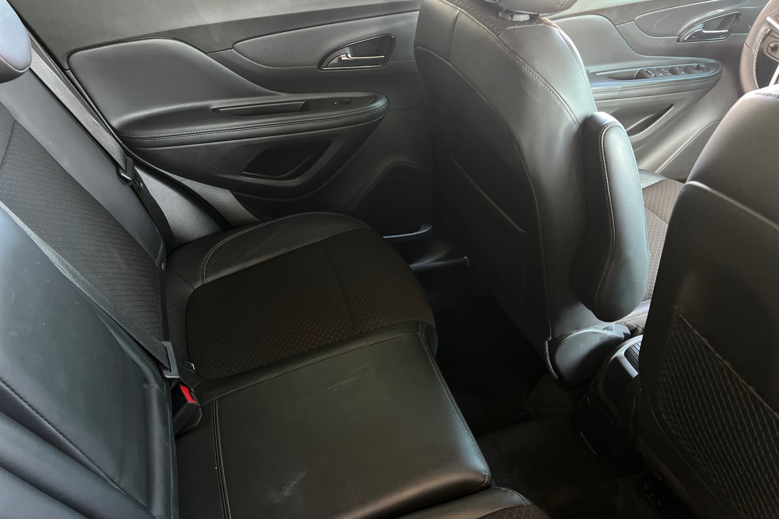 Used 2021 Buick Encore Preferred FWD image 23