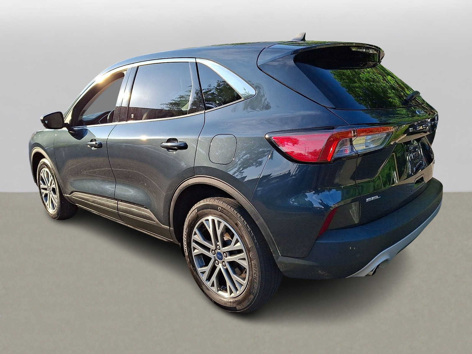 Used 2022 Ford Escape SEL w/ Technology Package AWD/4WD image 5