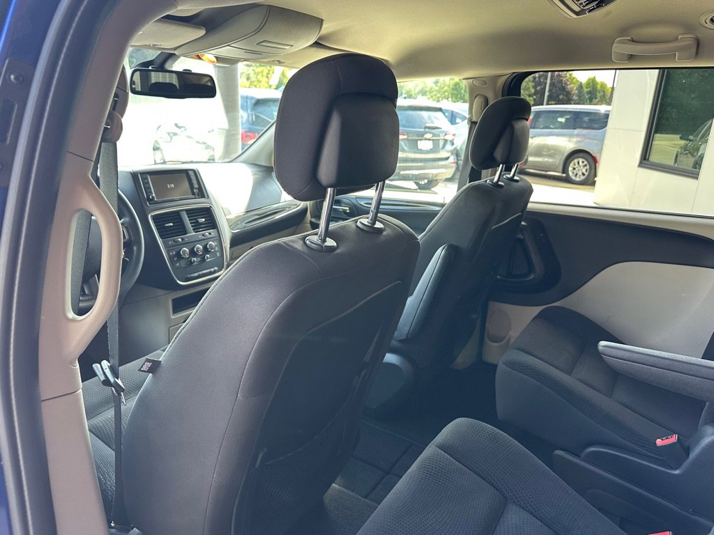 Used 2018 Dodge Grand Caravan SE w/ UConnect Hands-Free Group FWD image 11