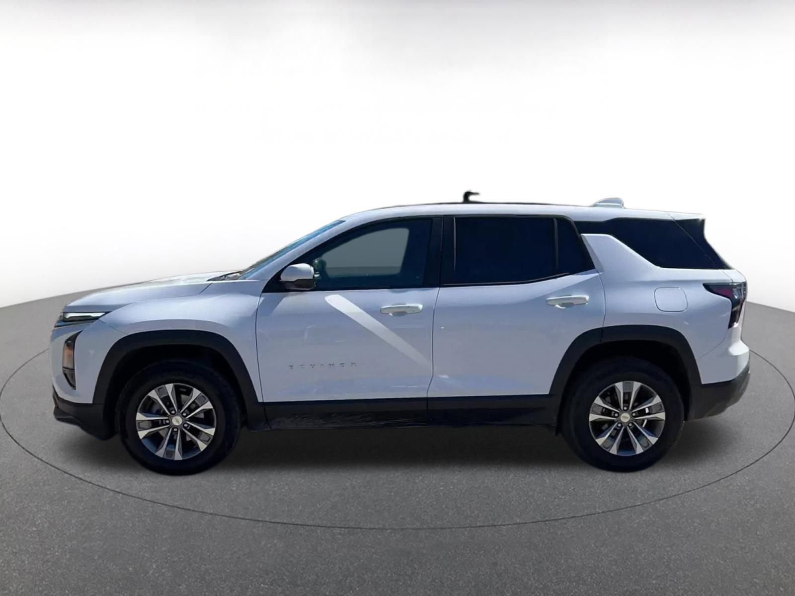 Used 2025 Chevrolet Equinox LT AWD/4WD image 9