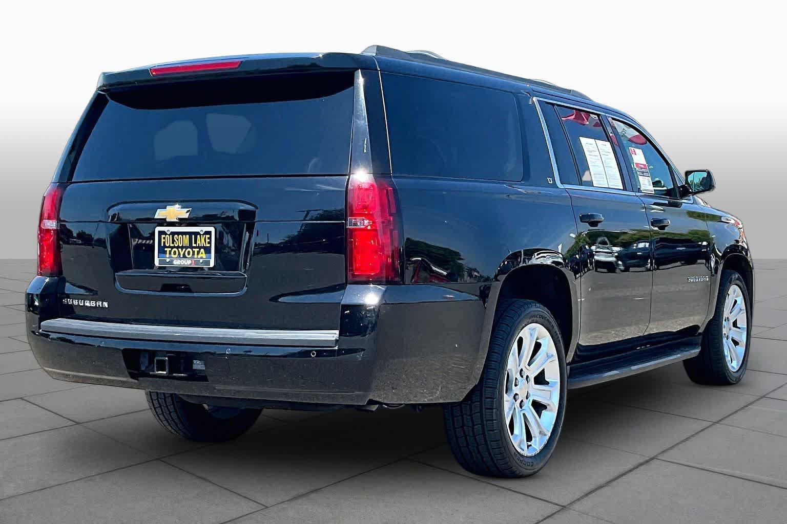 Used 2018 Chevrolet Suburban LT AWD/4WD image 12